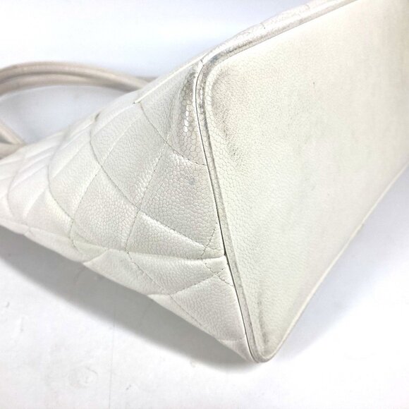 CHANEL White Caviar Leather Logo Shoulder Bag - Picture 7 of 16